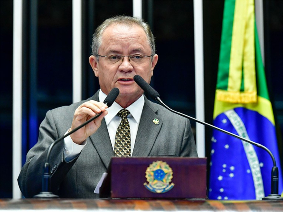 Endividamento das famílias domina discurso de senador e acende alerta sobre economia no Pará