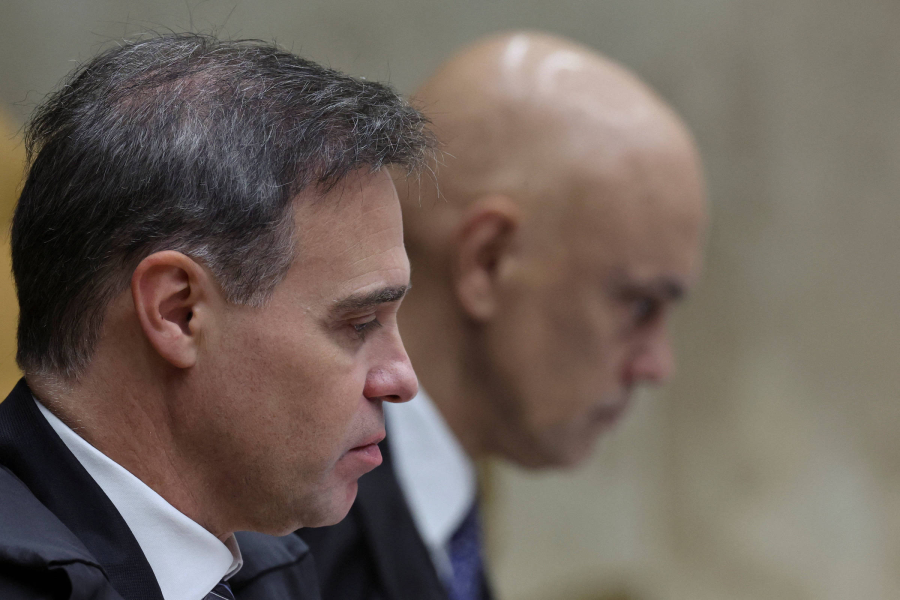 Mendonça libera para julgamento no plenário do STF relatório da PF sobre mensagens entre Moraes e Vorcaro.