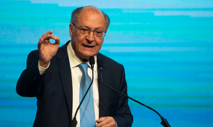 Alckmin defende limite de até 15 anos para ministros do STF e fala em renovação da Corte.