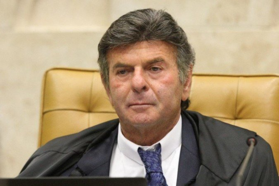 Fux assume relatoria de ação sobre registros de visitas ao Senado após impedimento de Moraes.